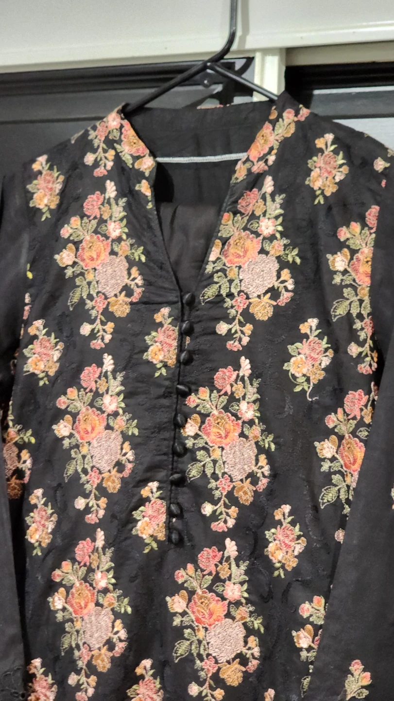Black Floral Embroidered Kurti - photo 4