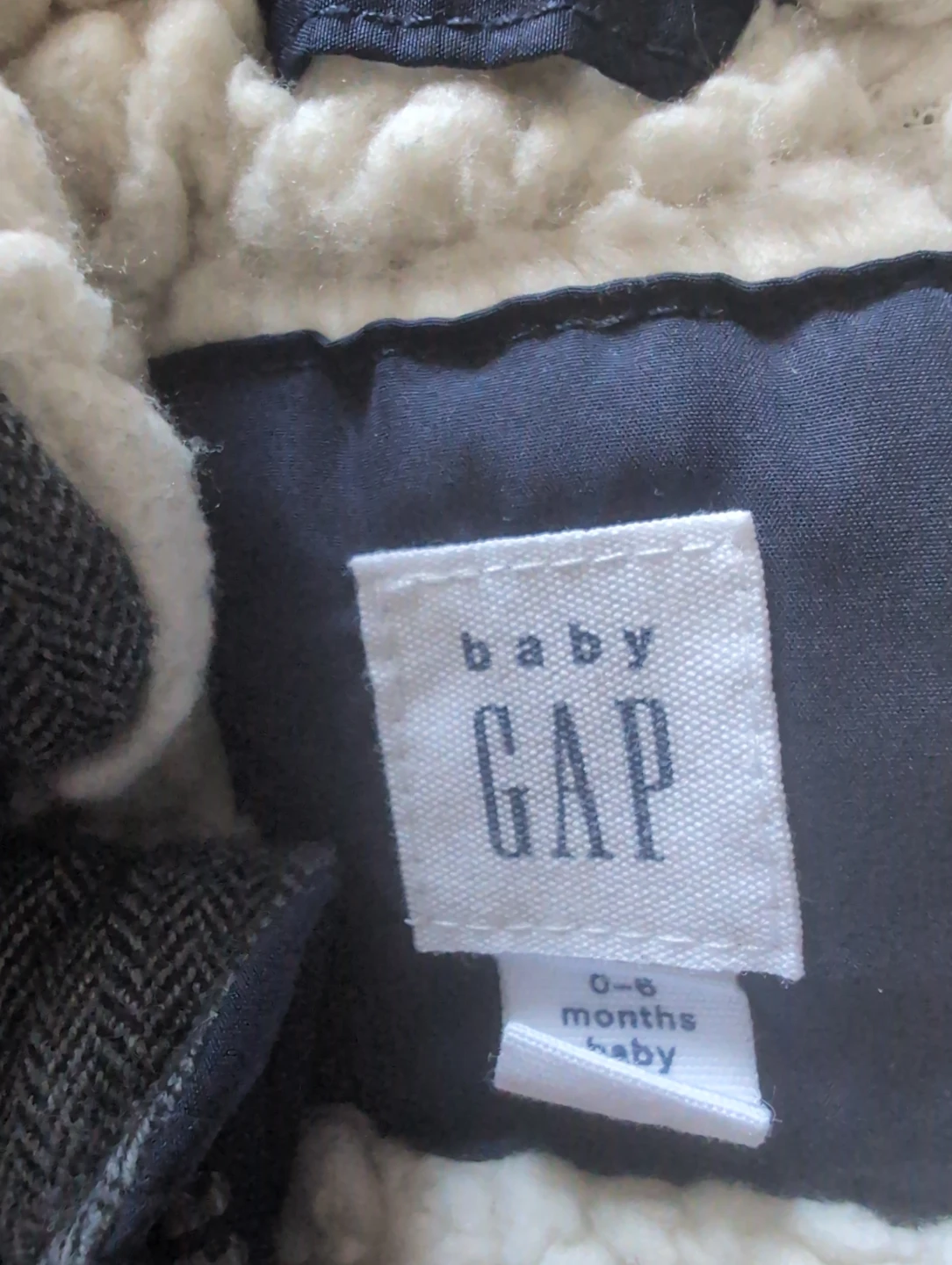 Baby Gap Puffer Vest 0-6 Months - photo 2