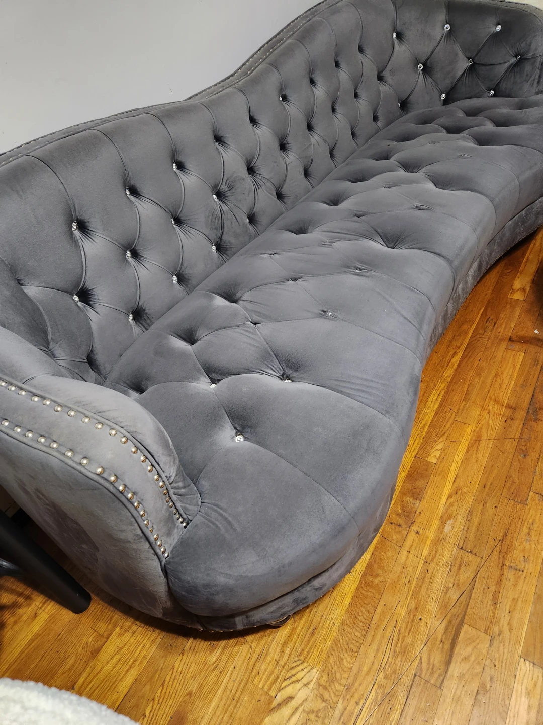 Gray Velvet Tufted Curved Sofa - photo 2