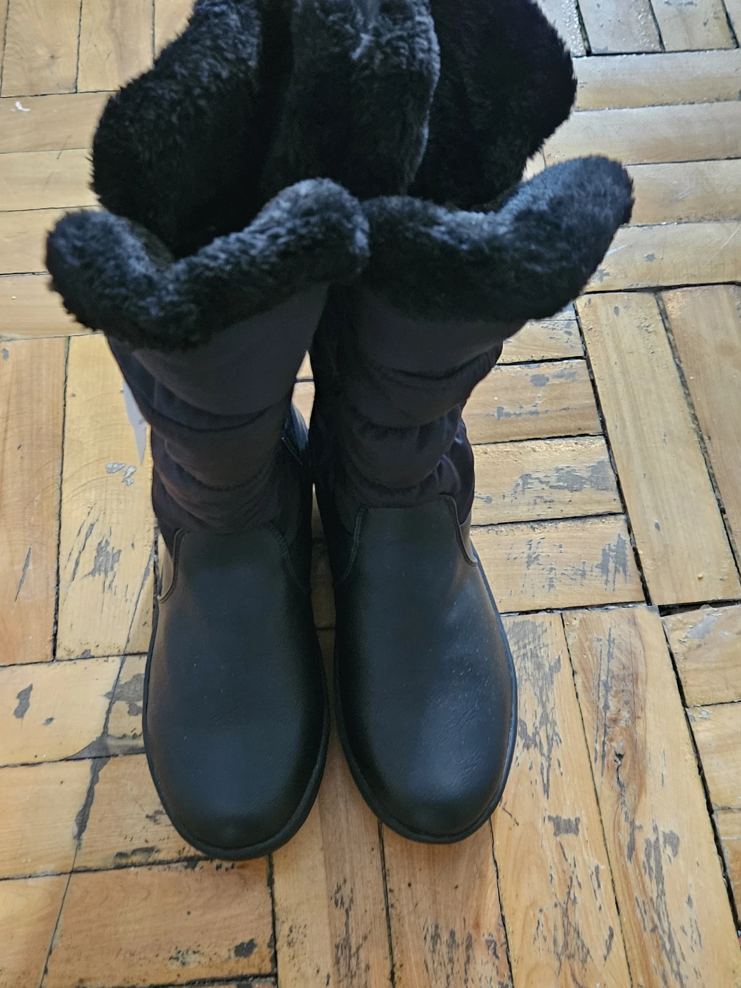 BNWT)Black Winter Boots Wmns Size 7