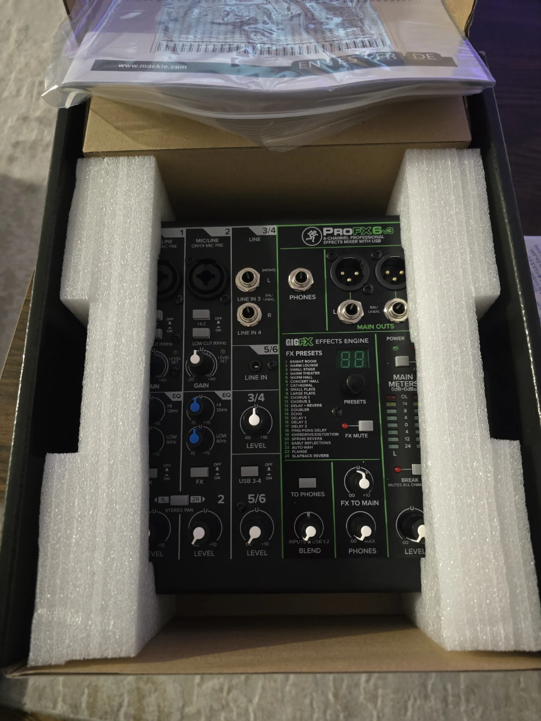 Mackie ProFX6v3 6-Channel Professional Effects Mixer - photo 3