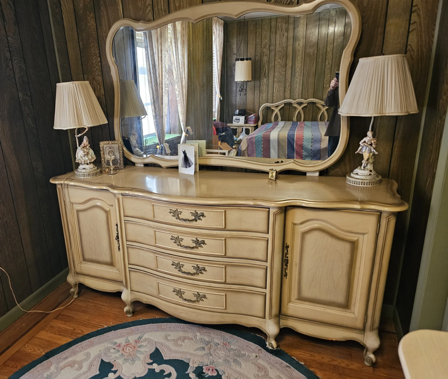 Vintage 6-Piece Solid Wood French Provincial Bedroom Set
