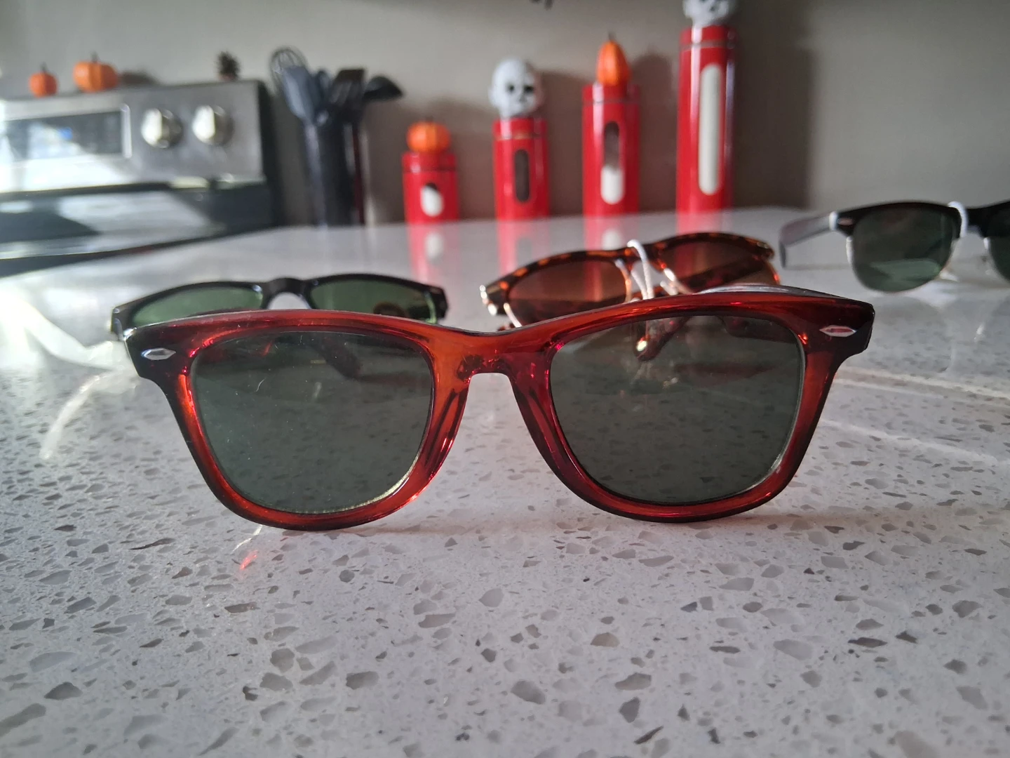 4 pairs of sunglasses - photo 3
