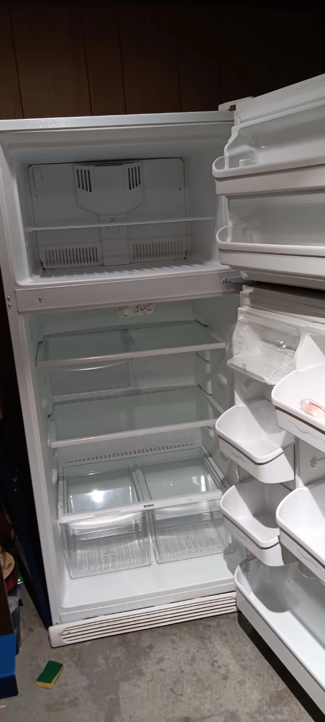 White Top-Freezer Refrigerator - photo 2