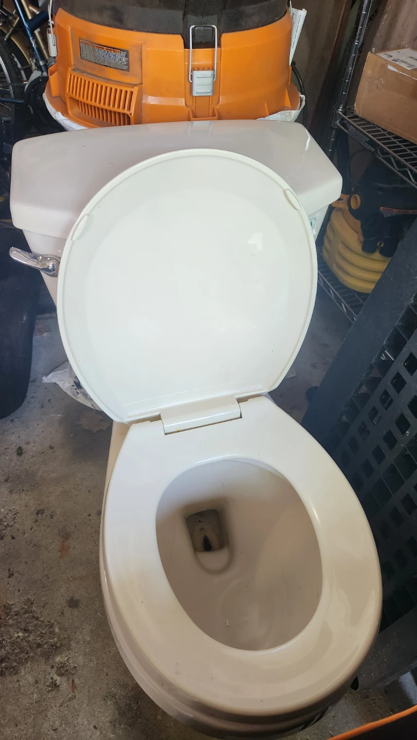 Foremost off white toilet - photo 2