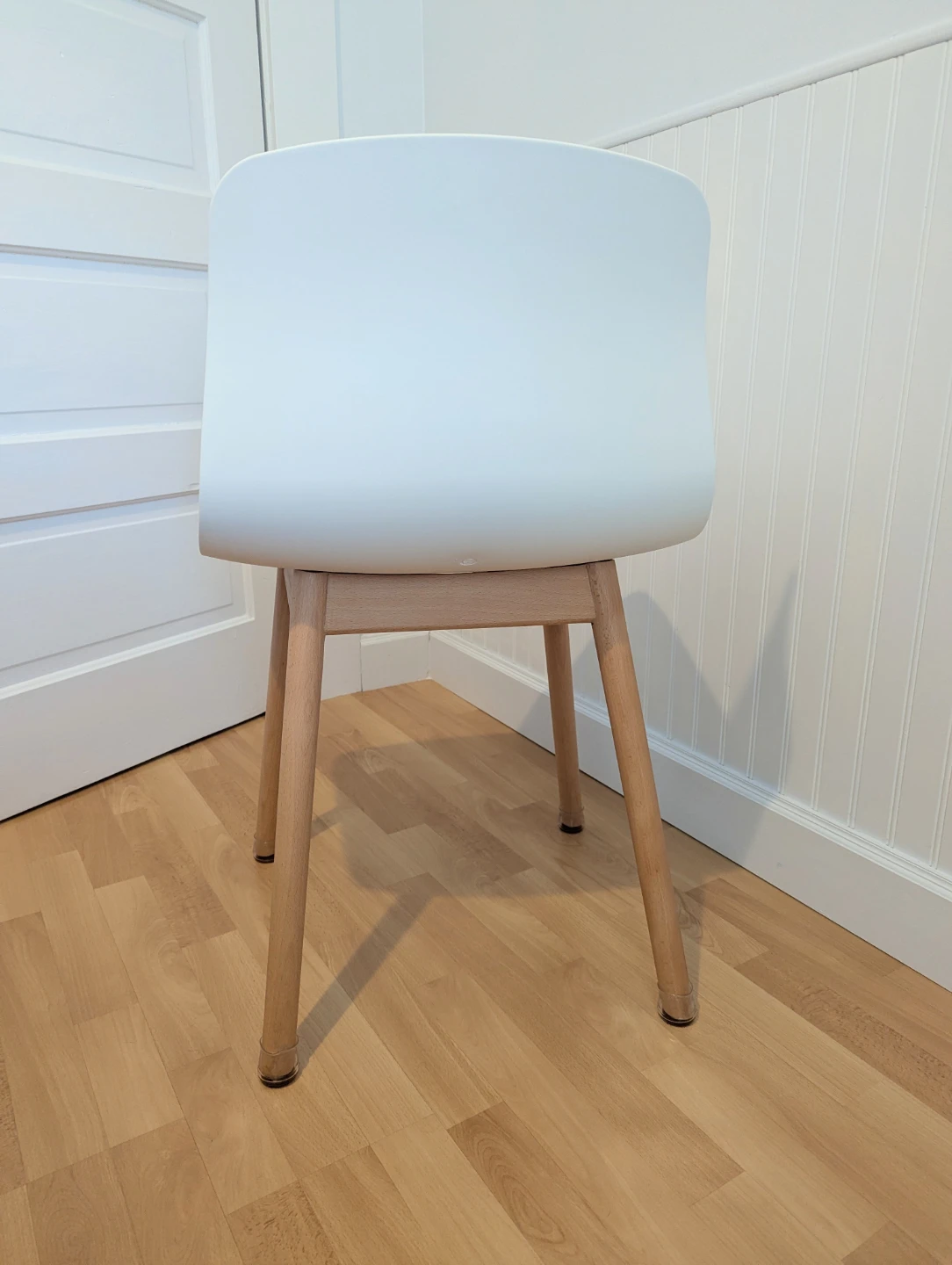 1 Modern White Dining Chair with Light Wooden Legs - photo 3