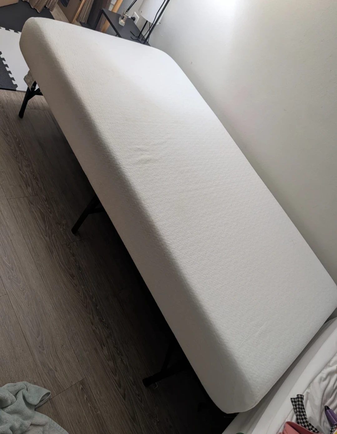 Twin zinus bed and frame with protector