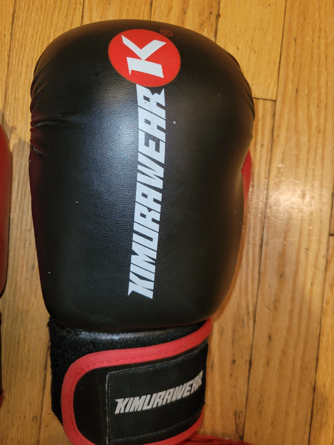 Kick boxing gloves and shin /foot  protection. - photo 2