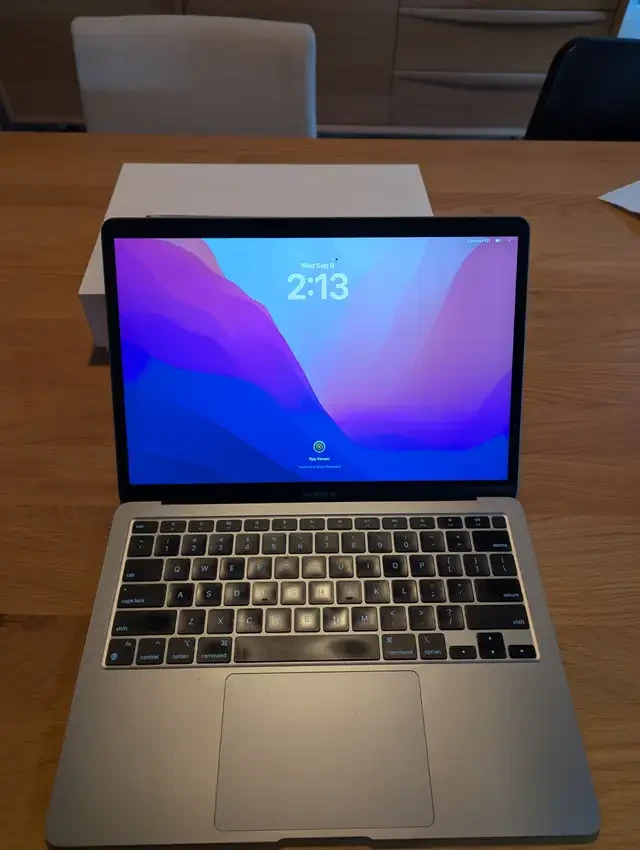 Apple MacBook Air M1 2020 13.3-inch - photo 2