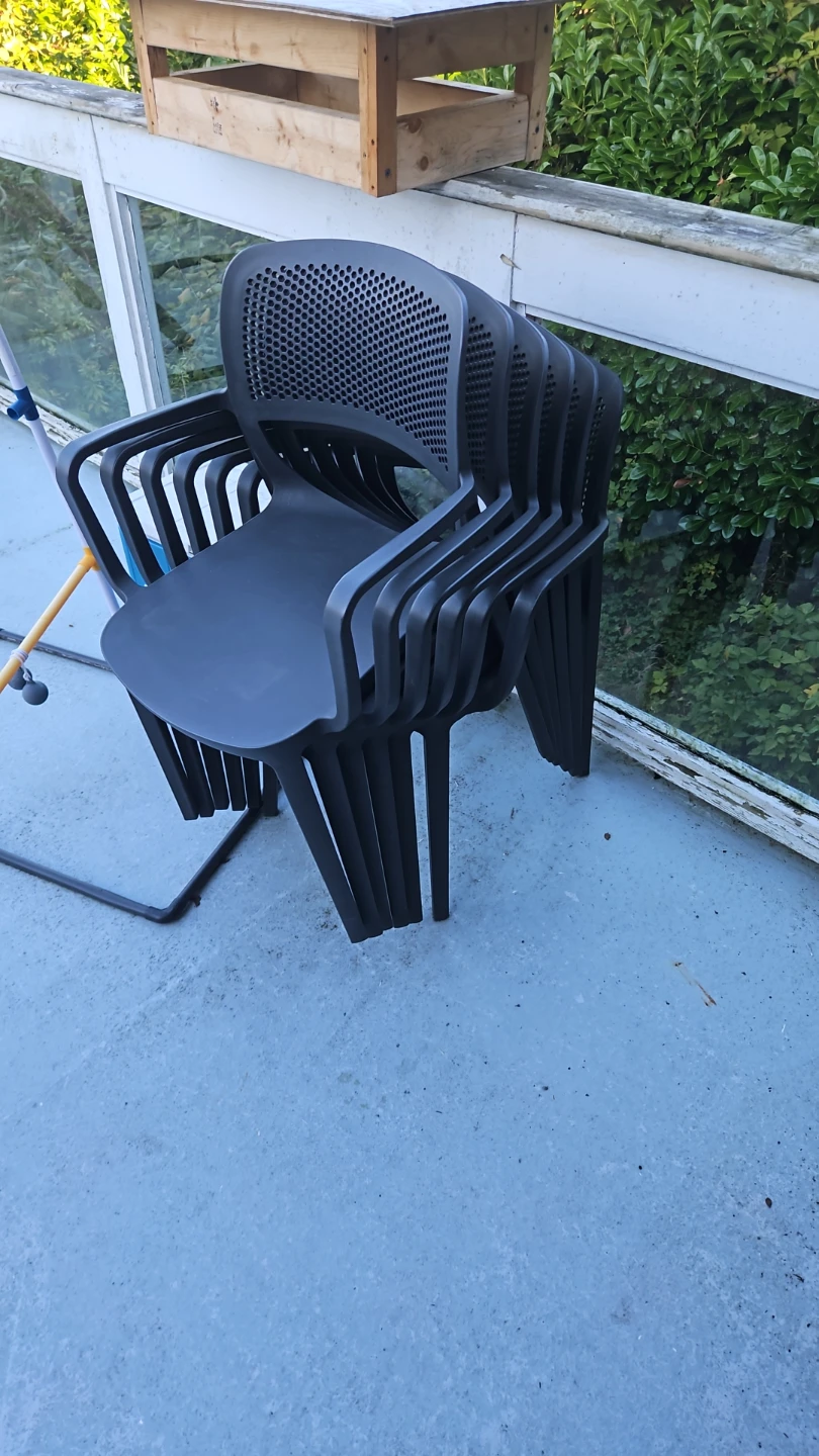 Set of 6 Black Stackable Outdoor Chairs