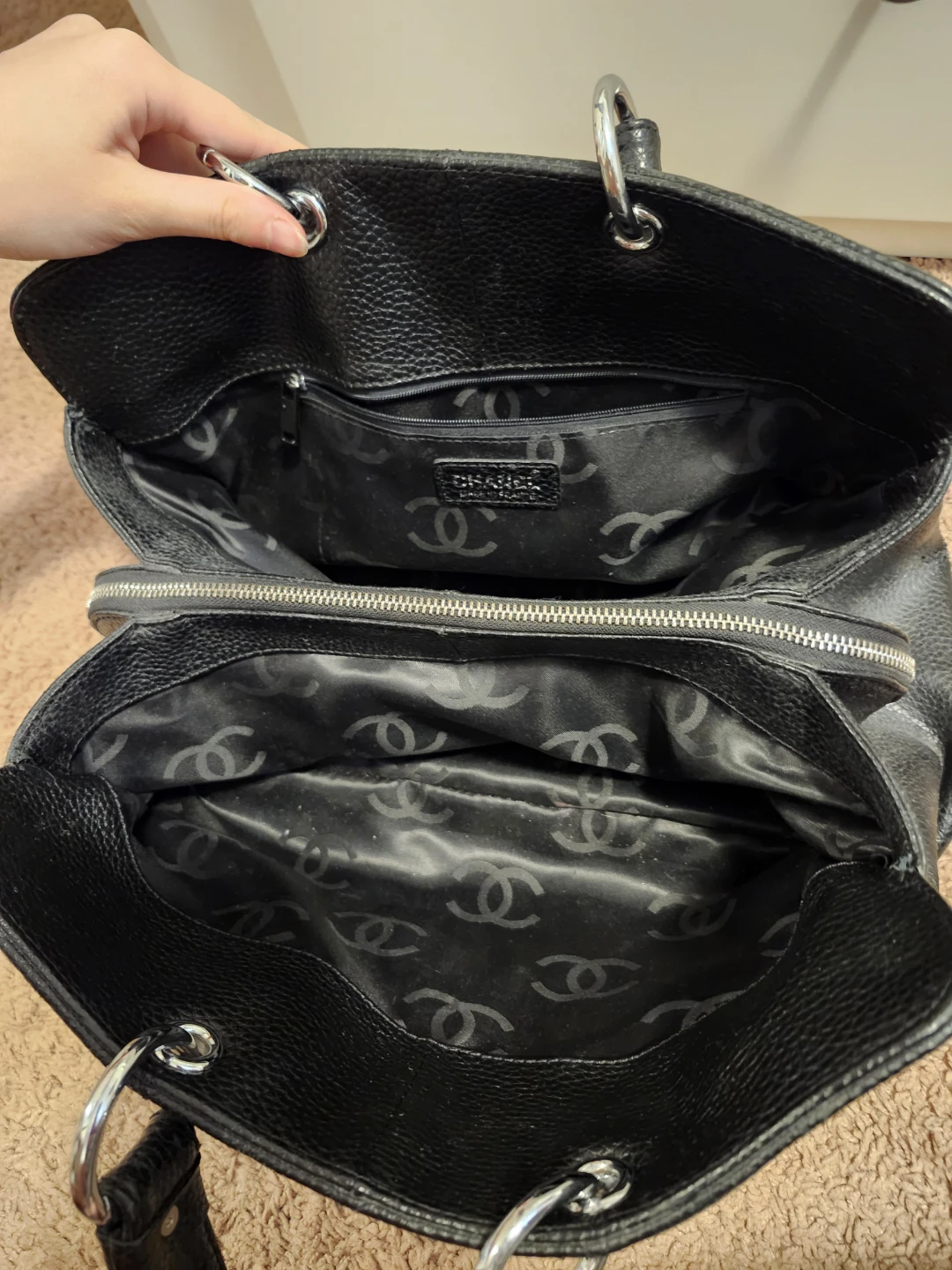 Chanel Black Quilted Leather Tote - photo 4