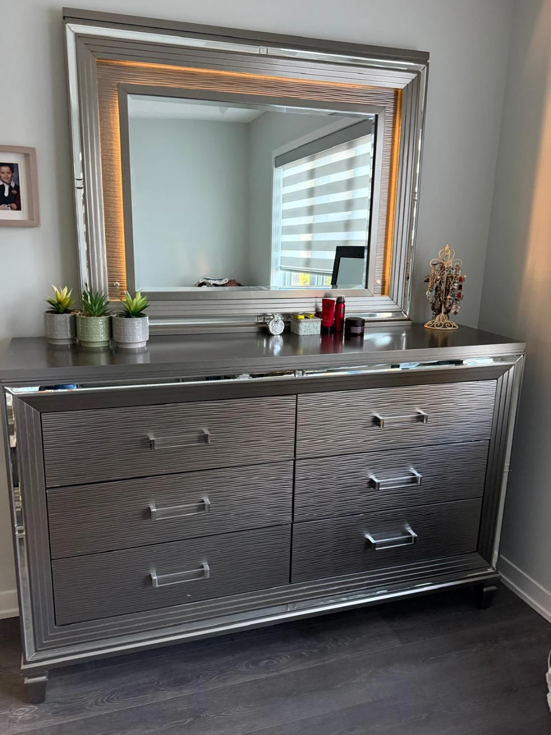 Modern Bedroom Furniture Set - photo 2