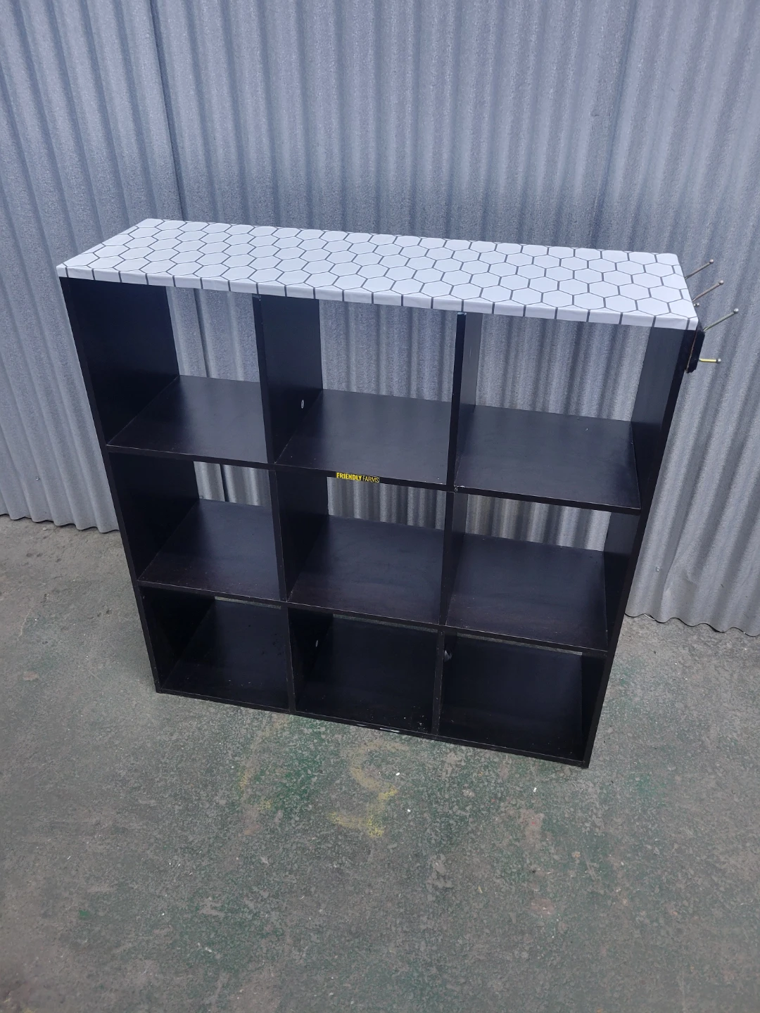 9-Cube Storage Shelf with Hexagon Top