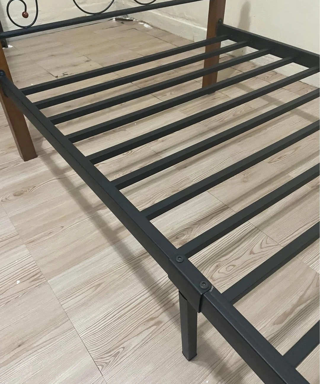 Twin Size Metal and Wood Bed Frame - photo 2