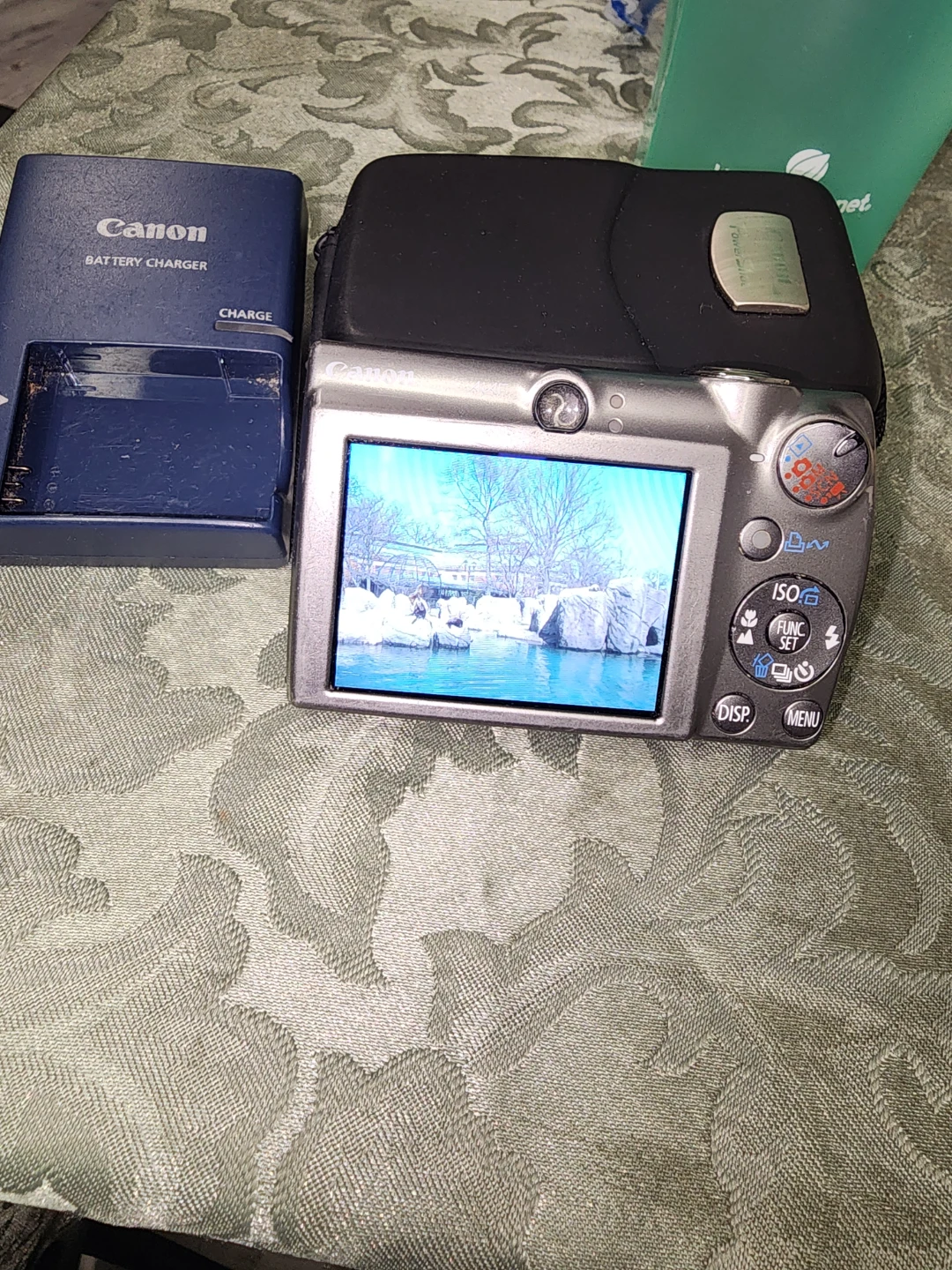Canon PowerShot SD800 IS Digital ELPH Camera - photo 2
