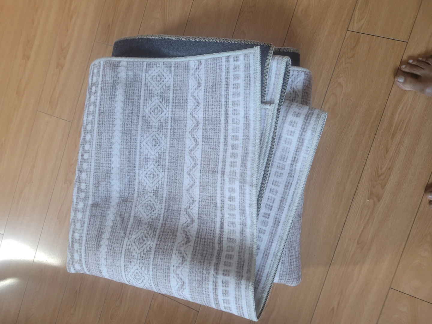 Geometric Pattern Area Rug - photo 4