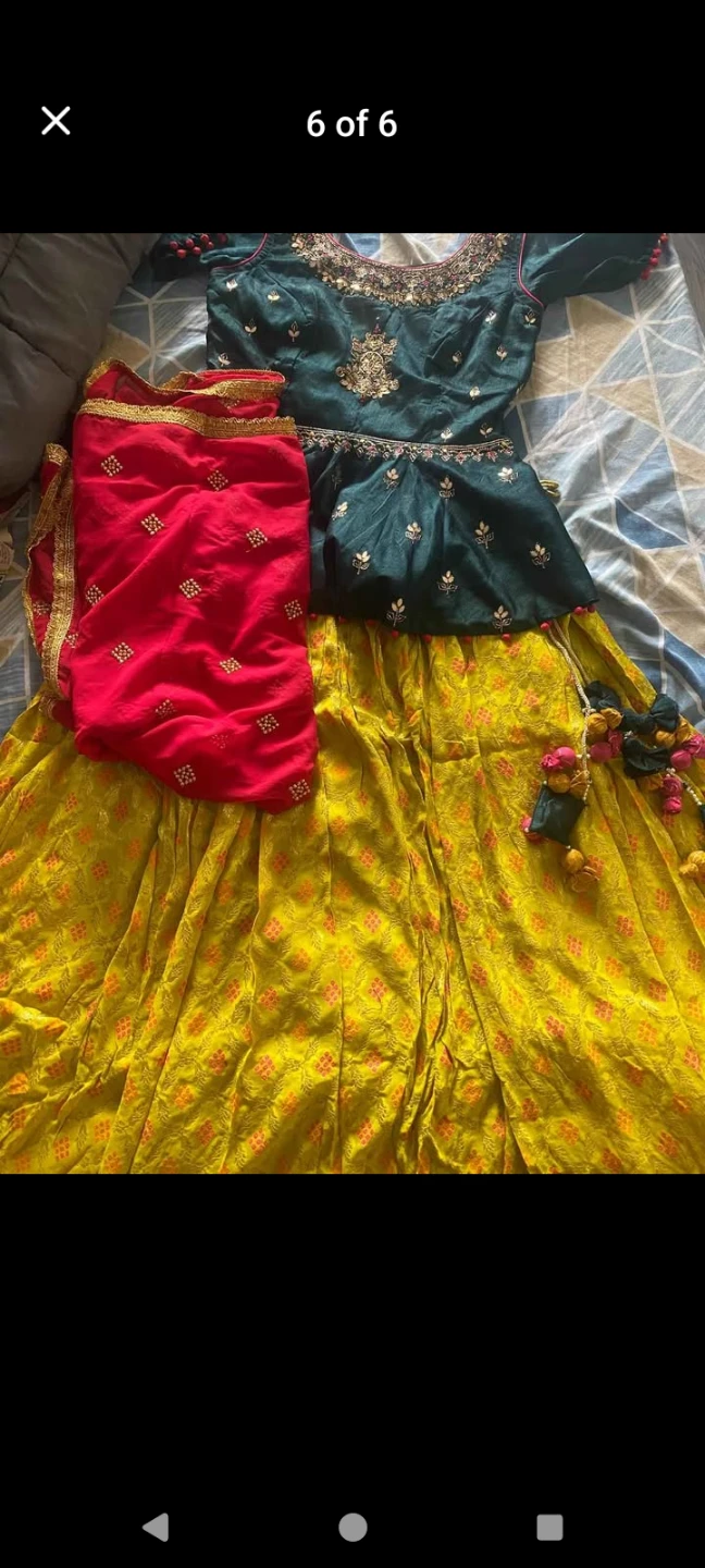 Traditional Indian Lehenga Choli Set - photo 4