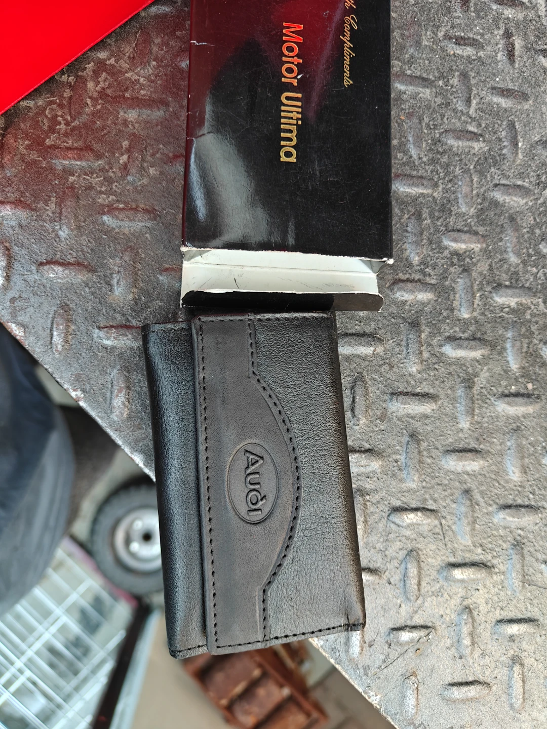 Audi Motor Ultima Leather Key Case