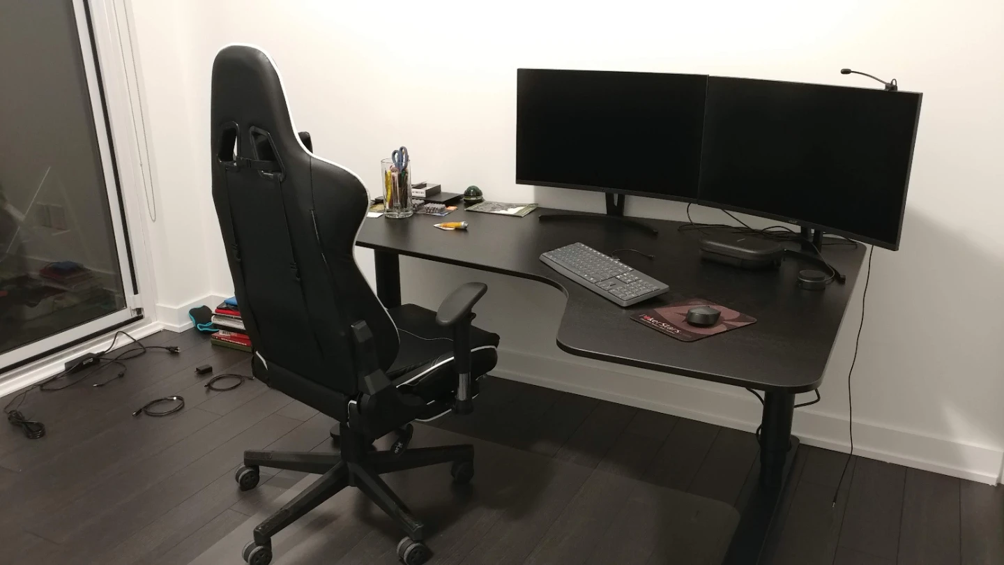 L-Shaped Sit Stand Desk - Bekant