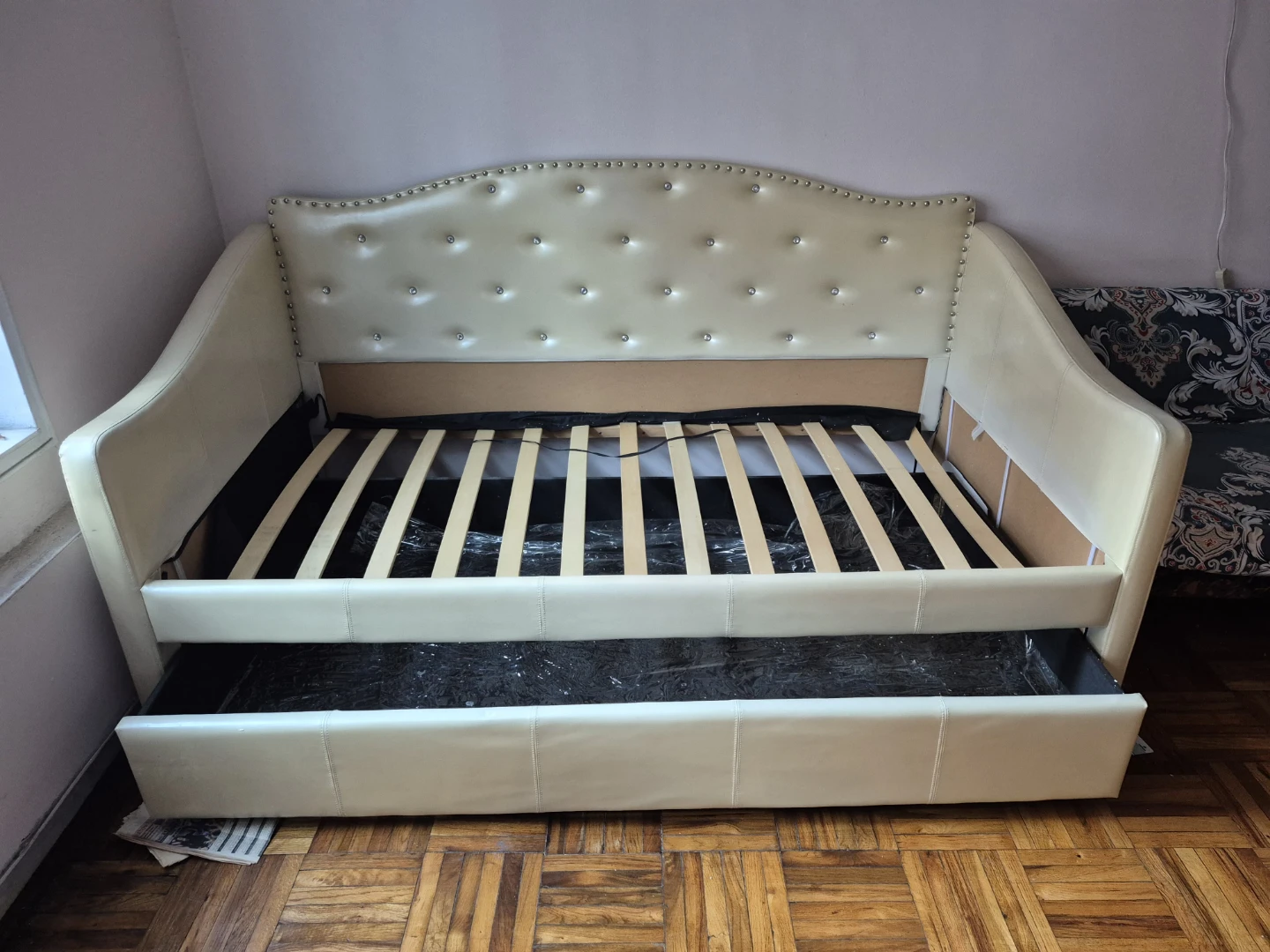 Cream Tufted Daybed with Trundle - photo 2