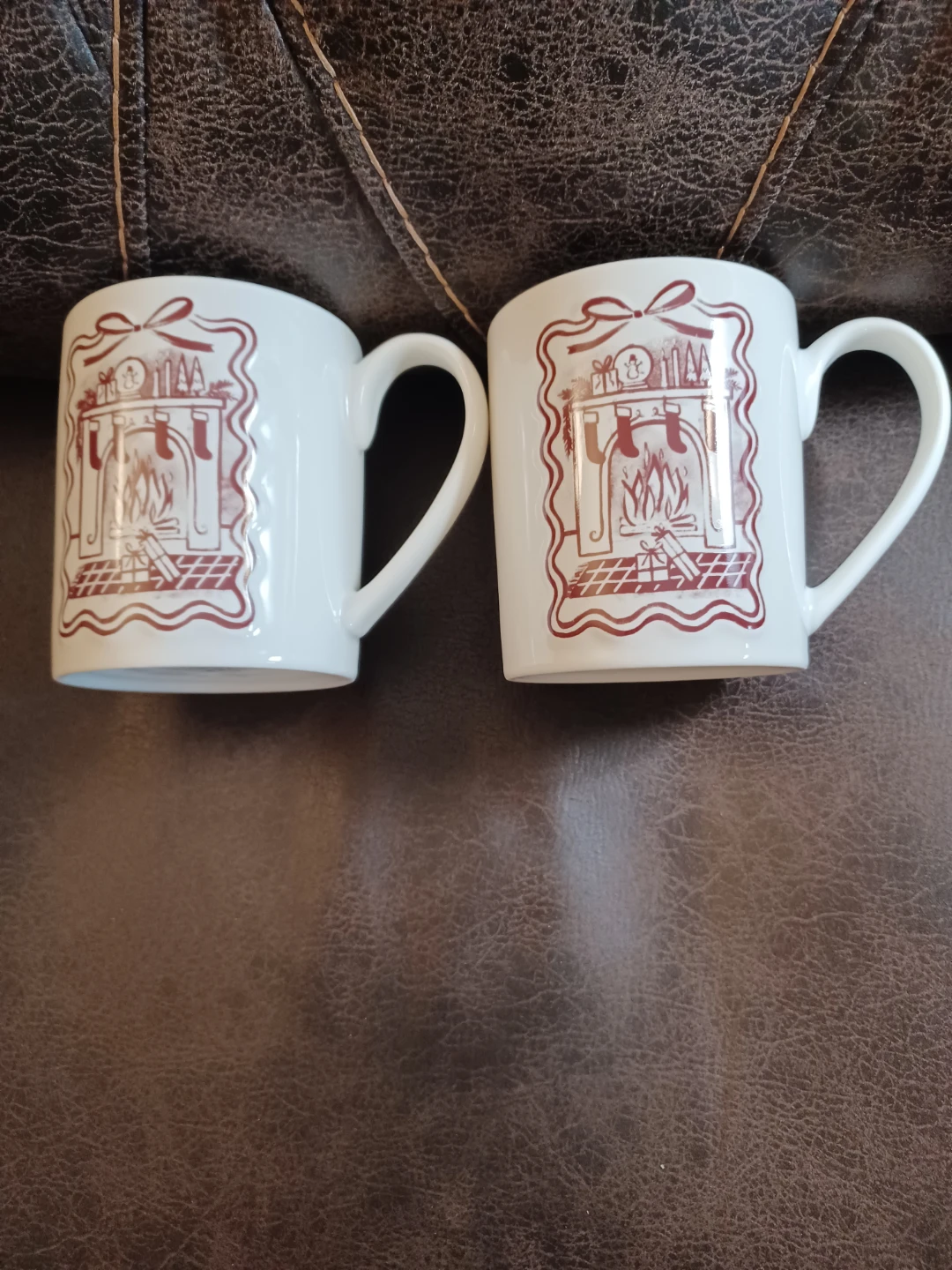 Set of 2 Christmas Fireplace Mugs