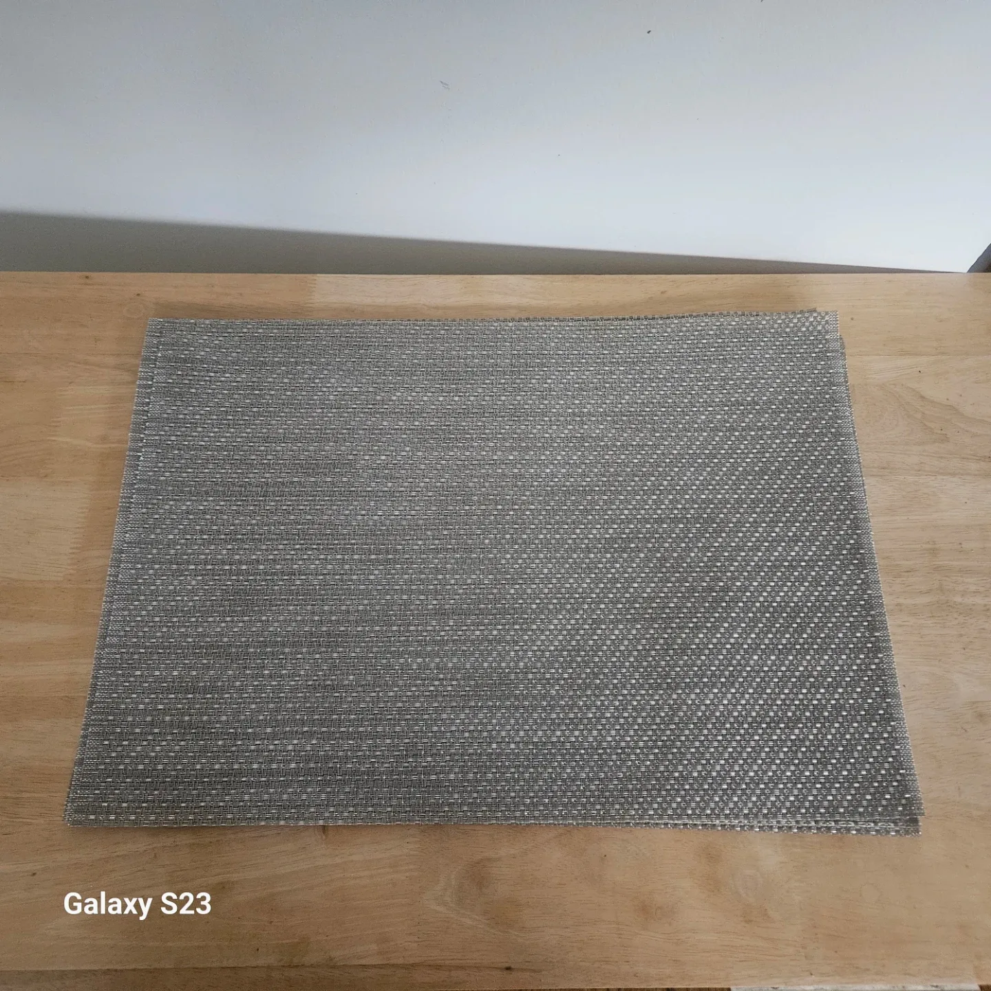 Set of  5 woven silver glittery  placemats - photo 2