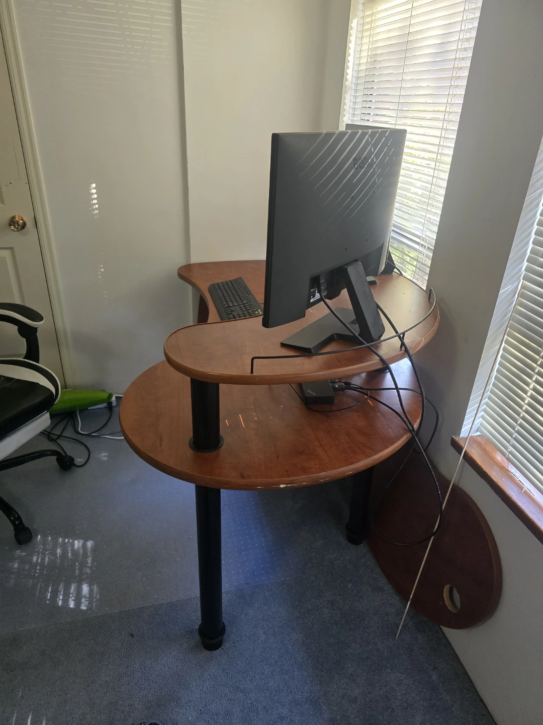 Two-Tier Kidney Shaped Corner Desk - photo 2