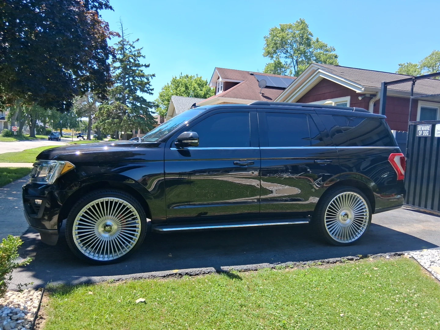 Lexani wheels for Ford Expedition