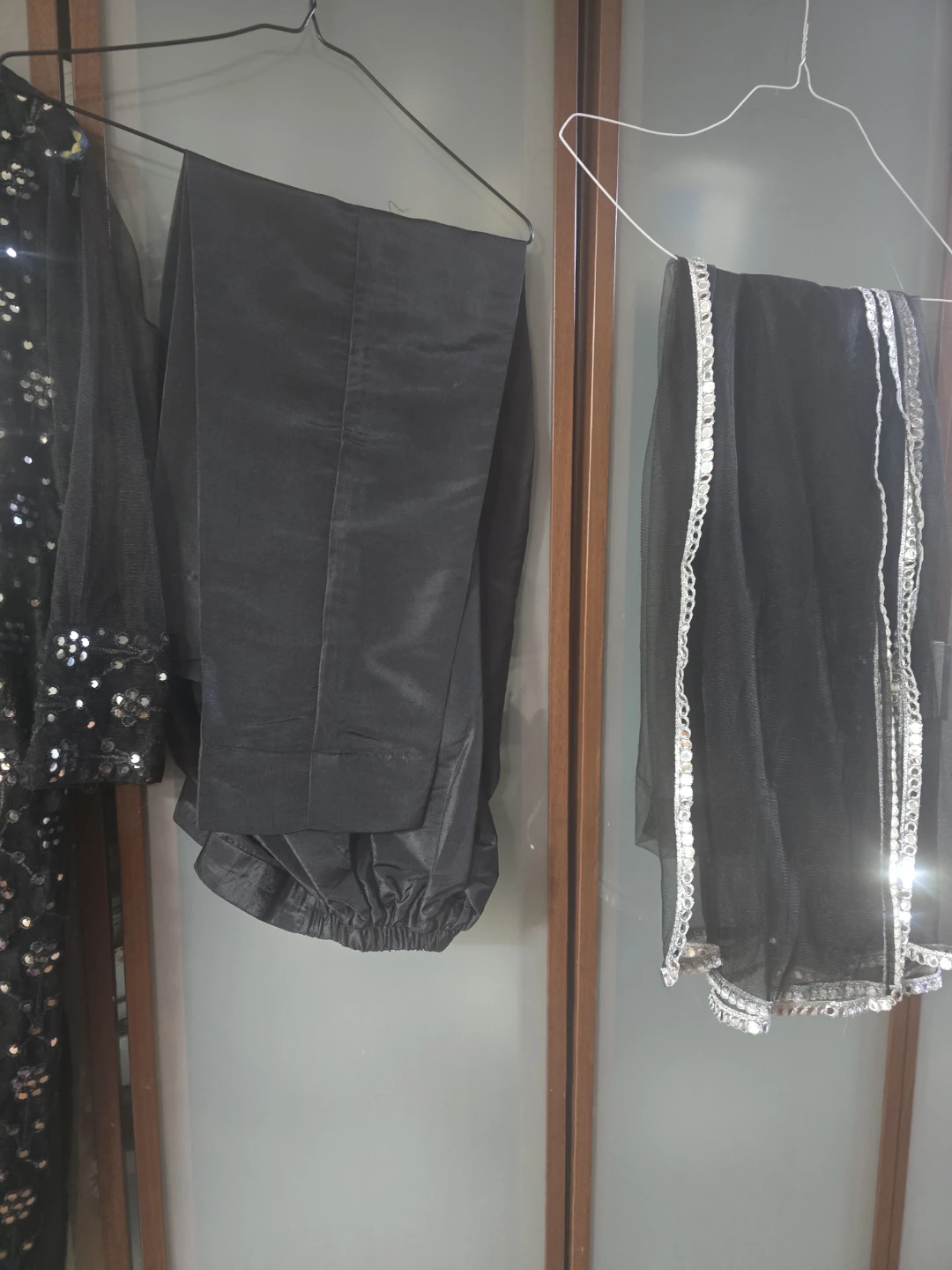 Beautiful Black Sequinned Kurta Set - photo 4