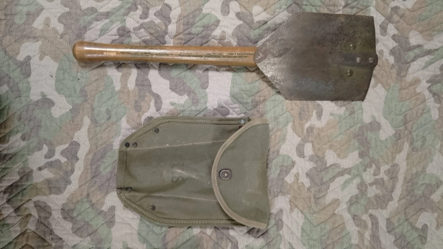 Vintage US Military Entrenching Tool - photo 5