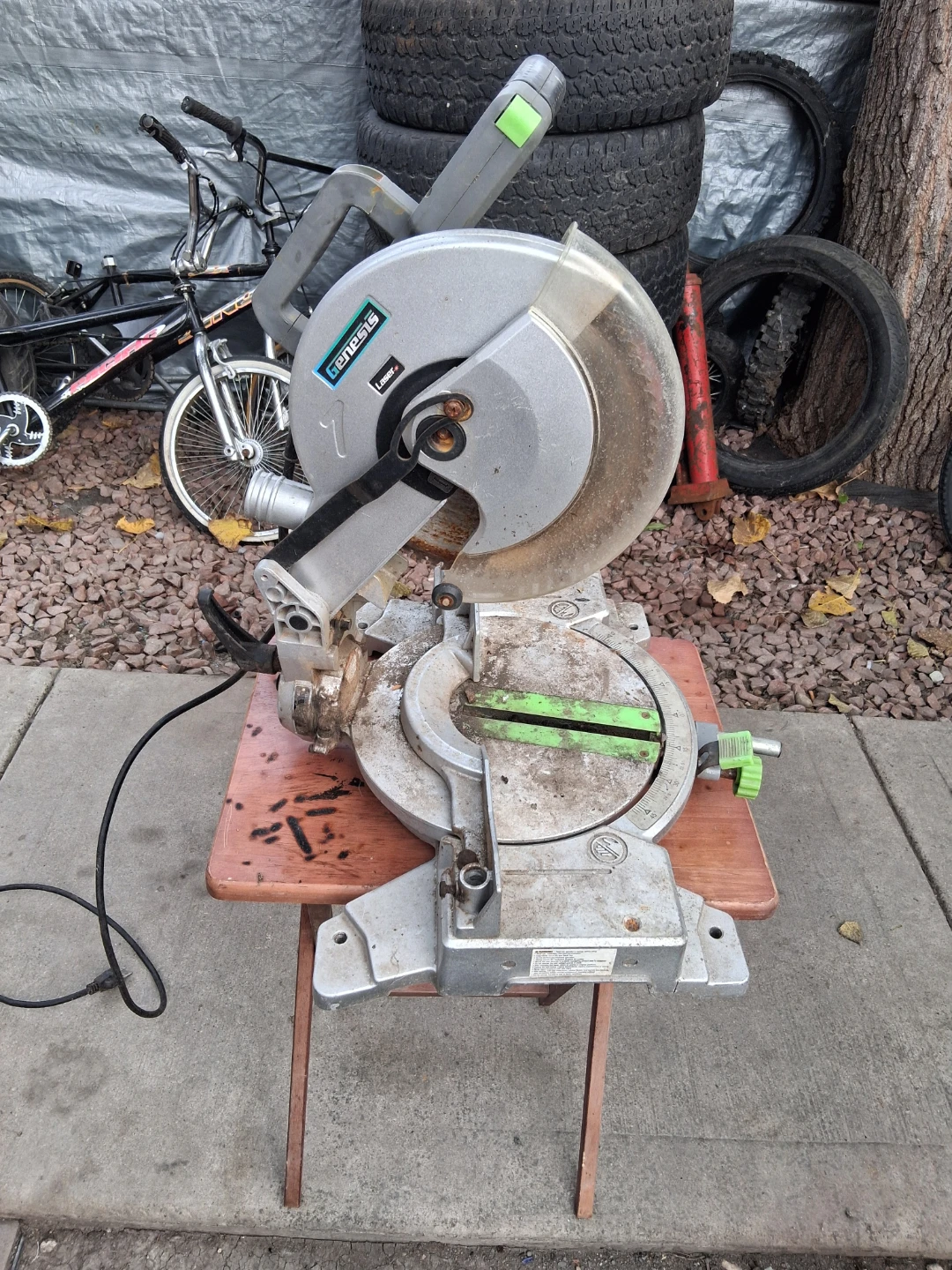 Genesis 10-inch Compound Miter Saw - photo 4