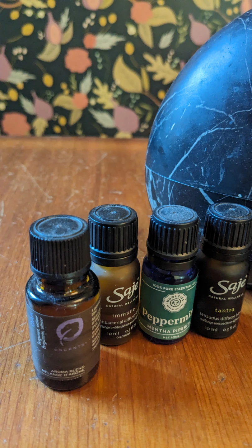 Saje Aroma Breeze Diffuser with Assorted Essential Oils - photo 2