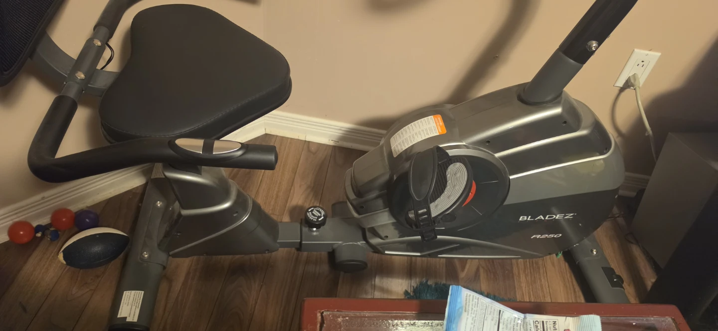 🚴 Bladez Fitness Exercise Bike – Great for Home Workouts! - photo 2
