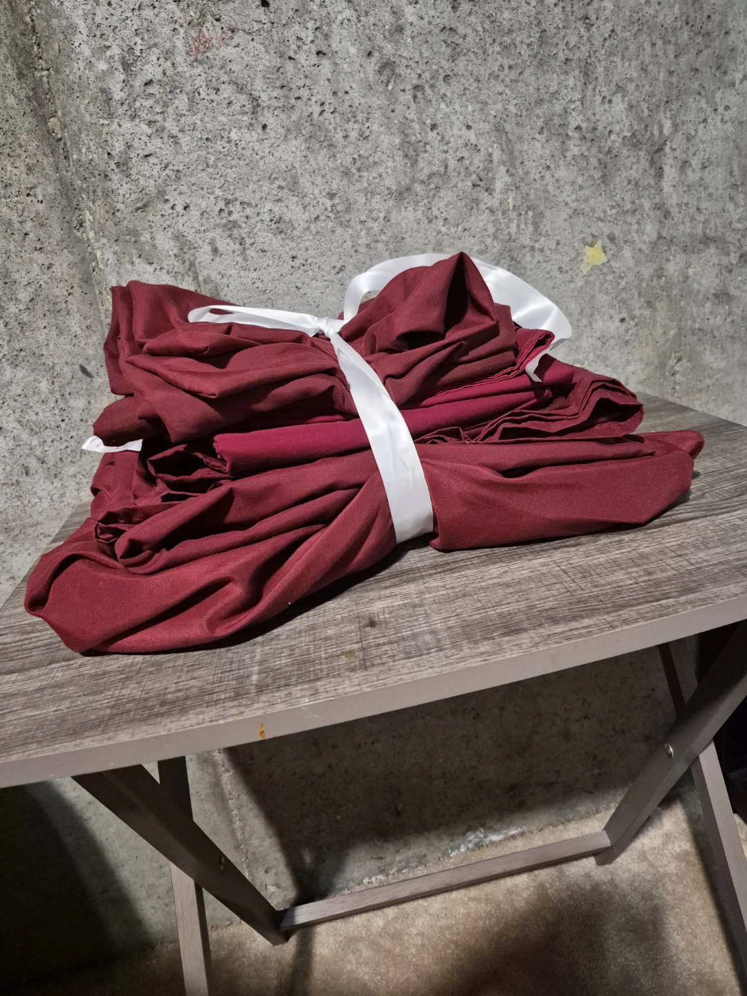 Burgundy  sheets queens  with pillows cases