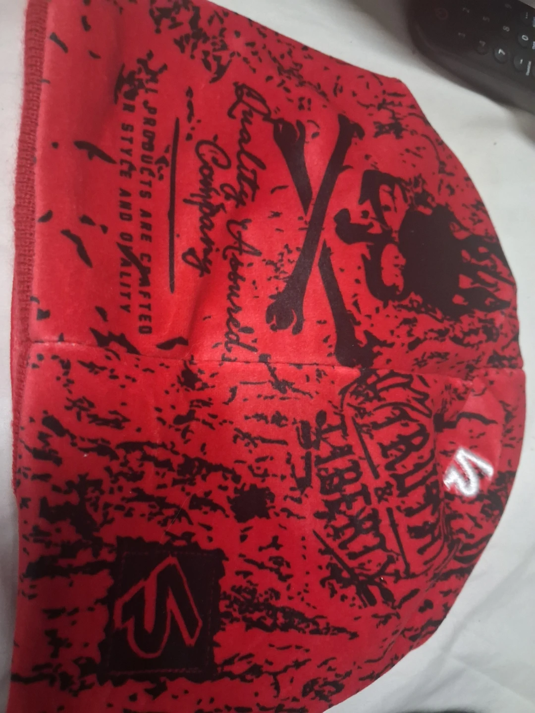 Red Graphic Beanie - photo 2