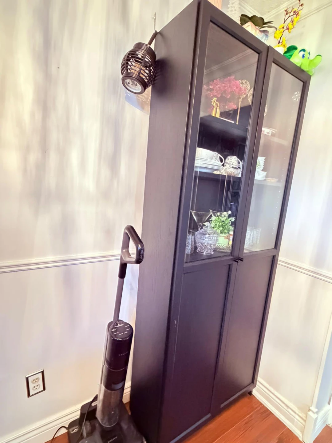 IKEA Billy Glass Door Cabinet - photo 5