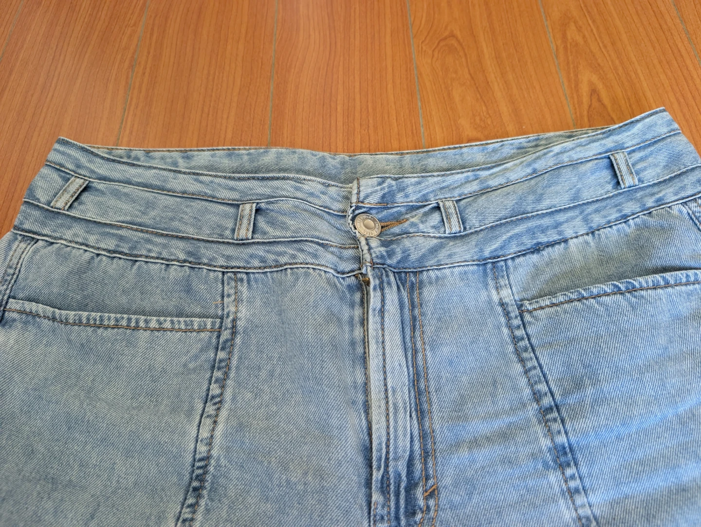 Kensie Jeans Light Wash Wide Leg Size 12/31