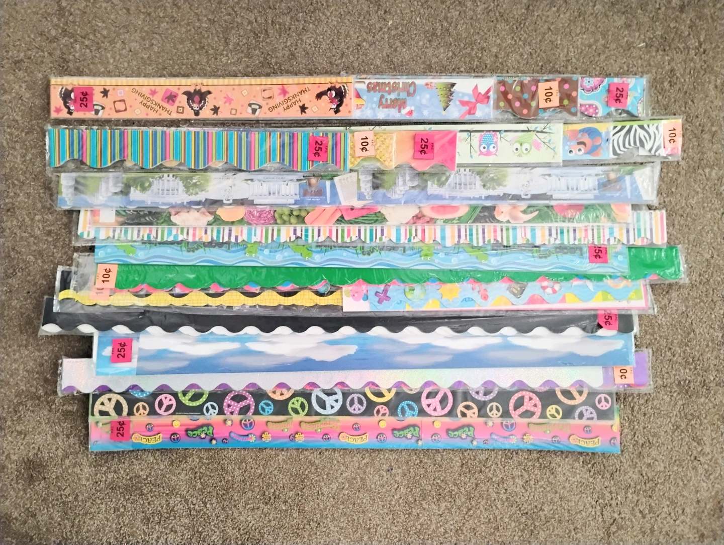 ASSORTED BULLETIN BOARD BORDERS
