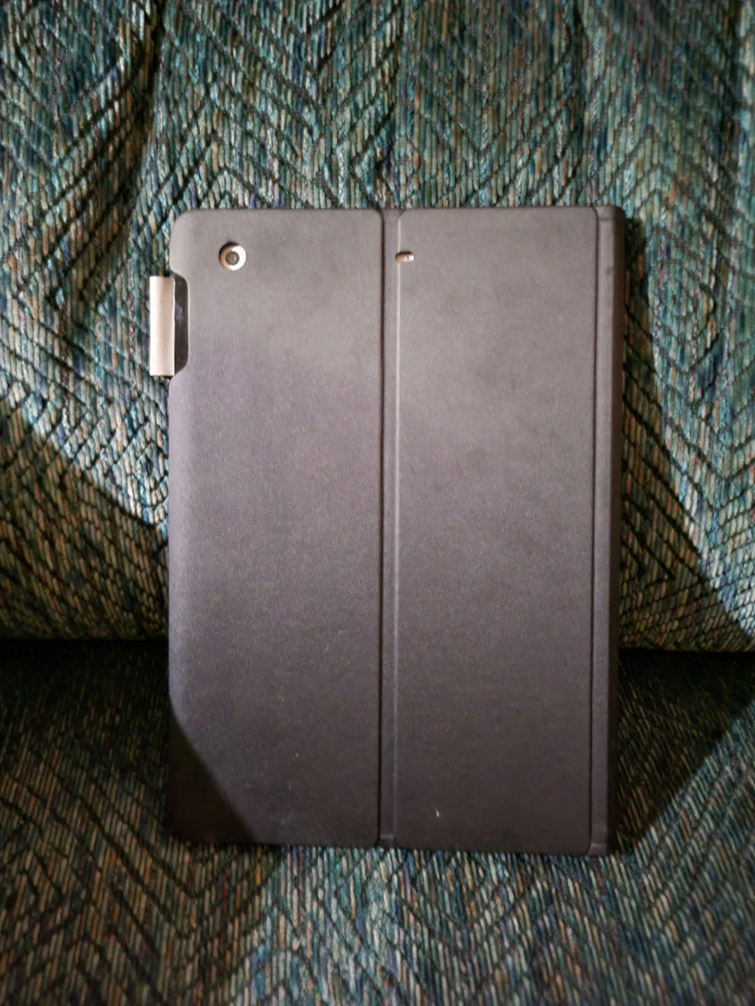 iPad 6th Generation 128GB with Keyboard Case - photo 2