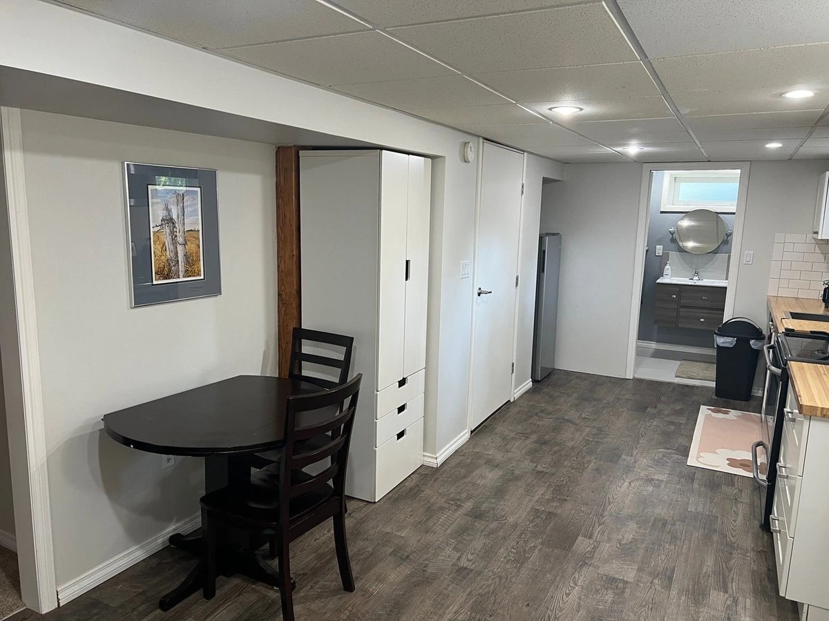 A FURNISHED PRIVATE ONE BEDROOM AVAILABLE NOW - photo 5