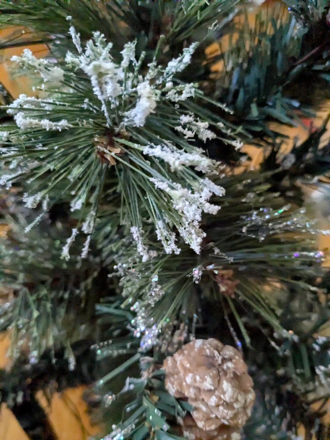 Desktop Pre-lit Flocked Christmas Tree - photo 5