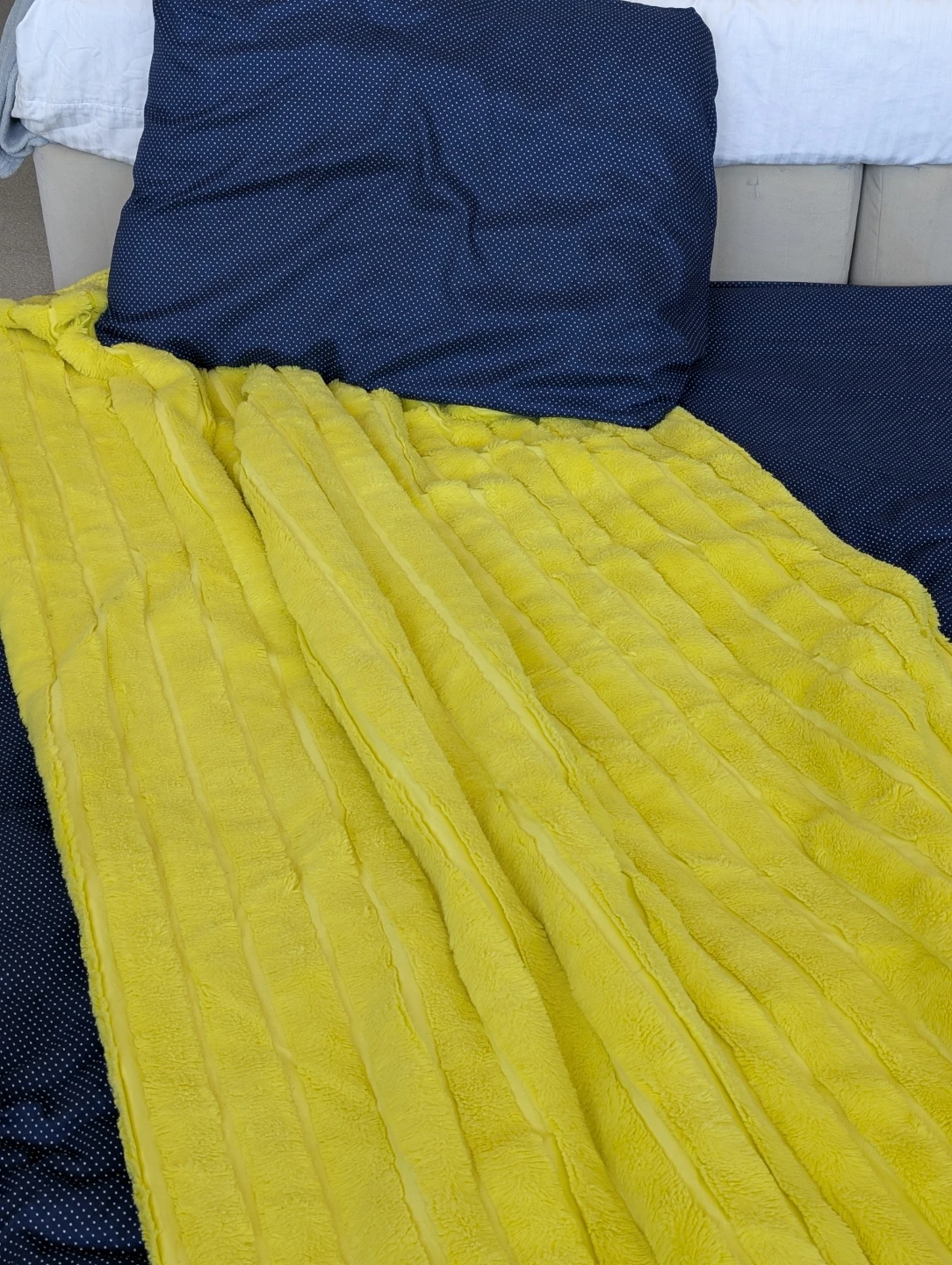 Yellow Faux Fur Throw Blanket 50*70 inches