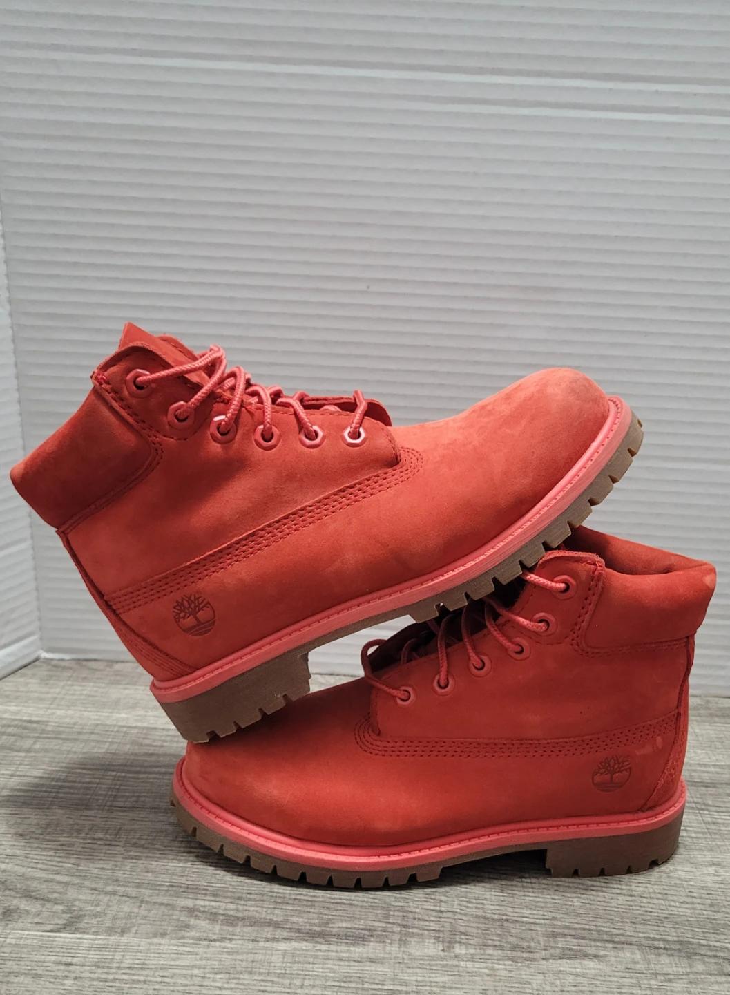 Timberland Boys / or girls Boots Red Size 2 - photo 5