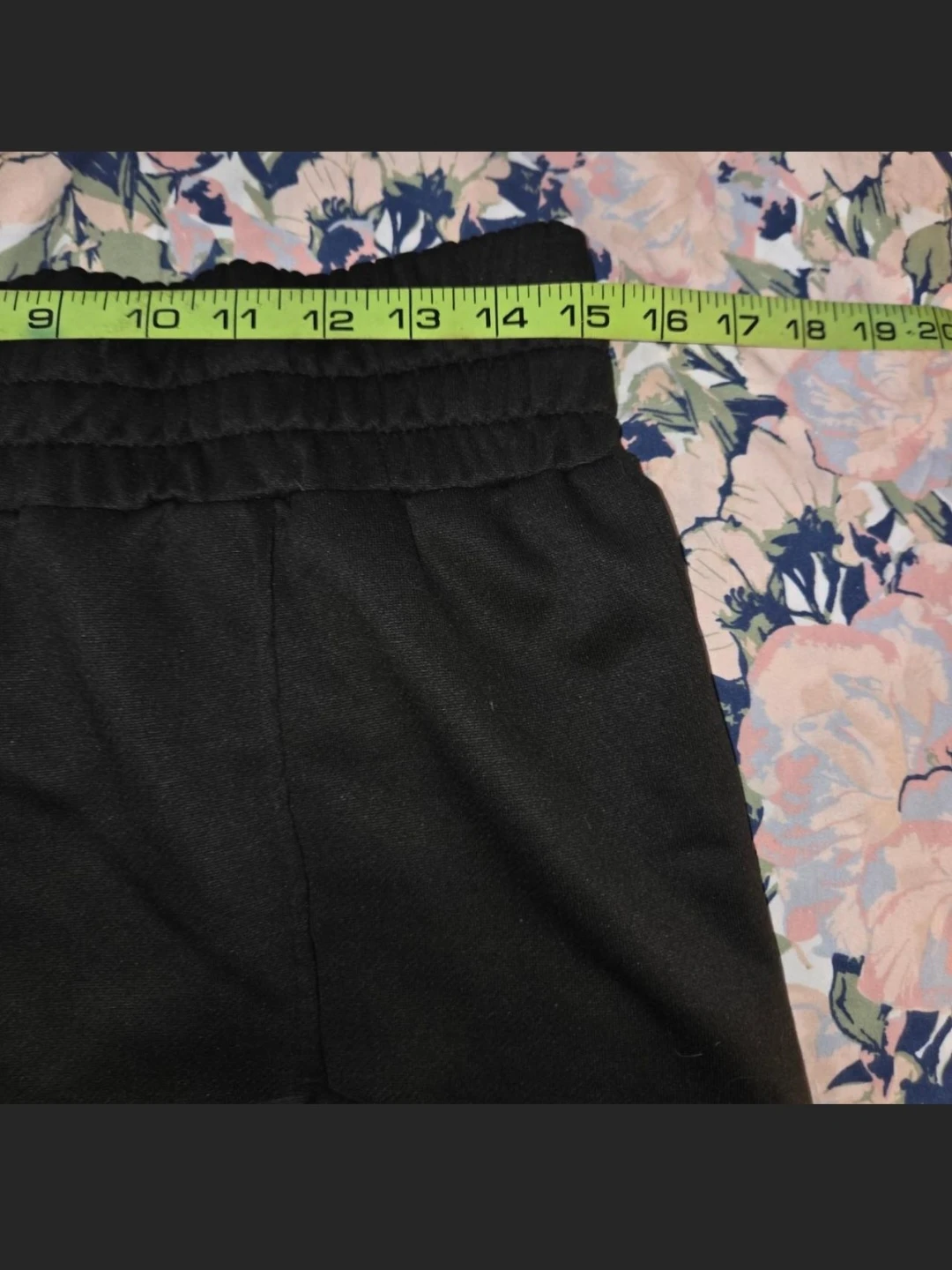 Shein Bell Joggers in a Ladies L (8/10) - photo 4