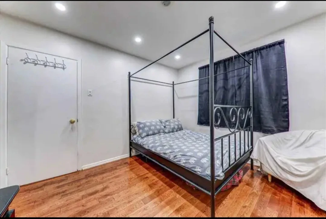 Private room for rent - photo 3