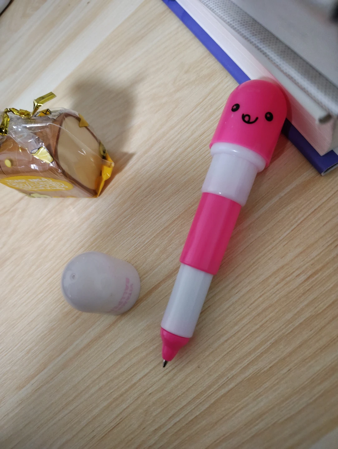 Toast Bread Eraser and Pill Pen Set - photo 2