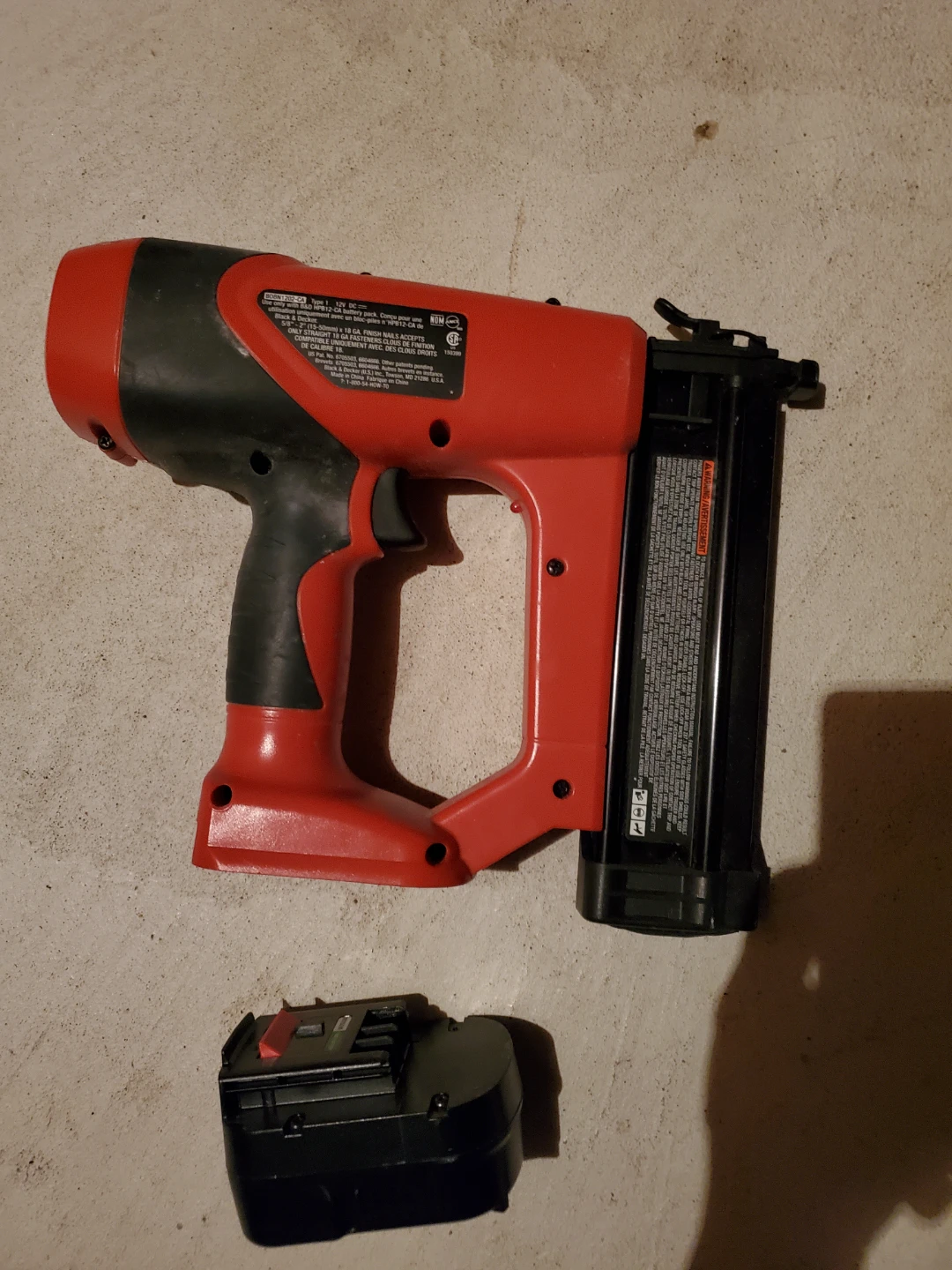 Black & Decker 12V Cordless Finish Nailer - photo 2