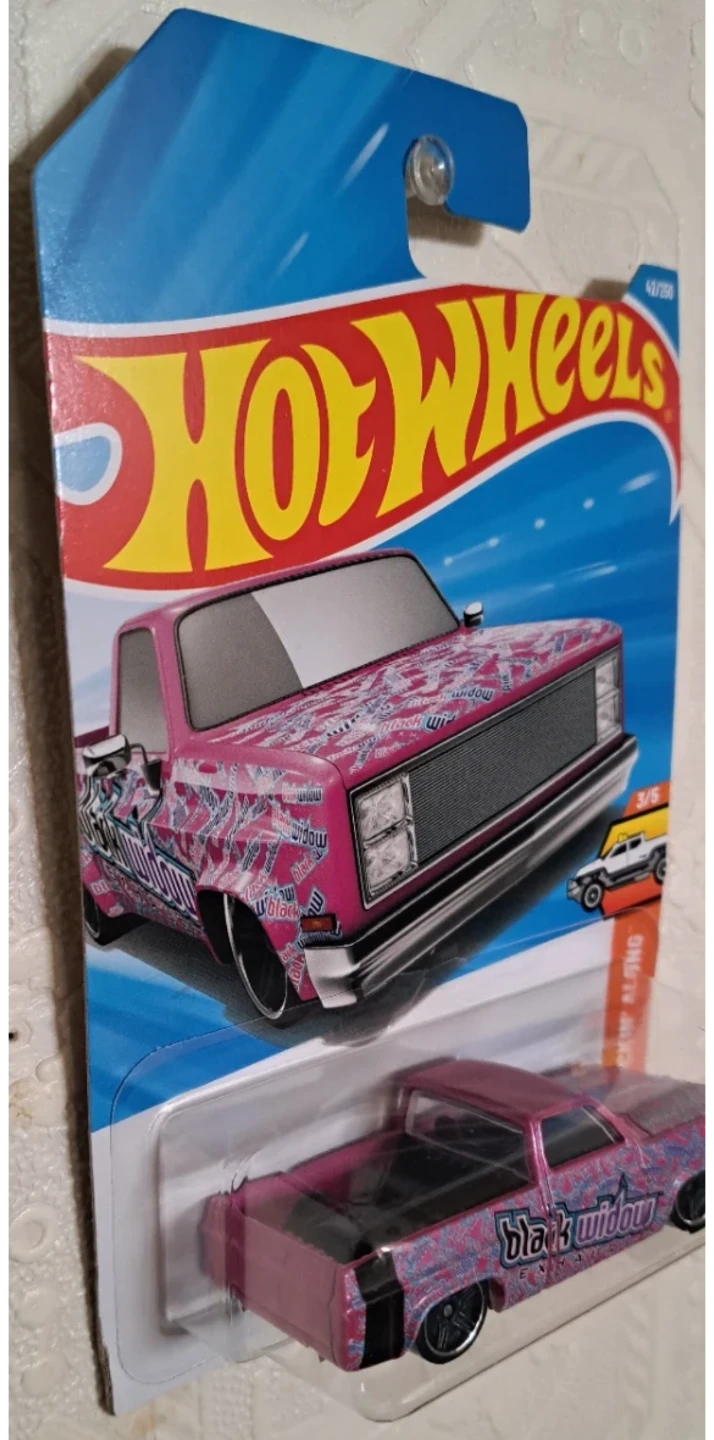Hot Wheels '83 Chevy Silverado Truckin' Along - photo 2
