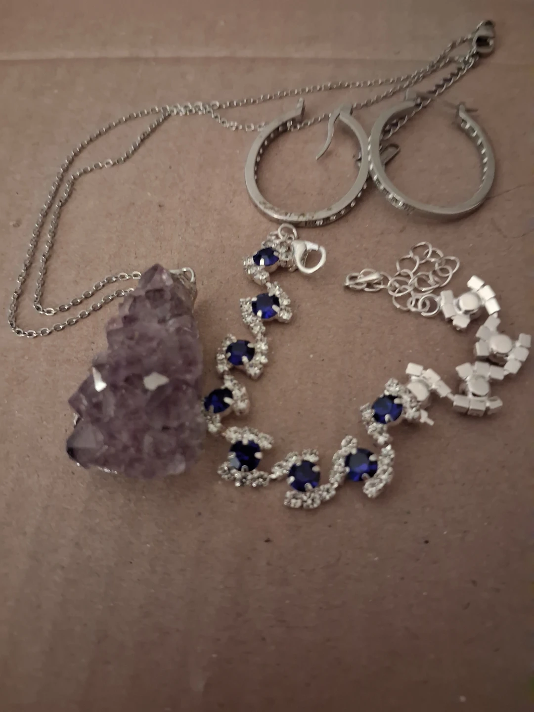 Jewellery set with amethyst necklace and sapphire bracelet