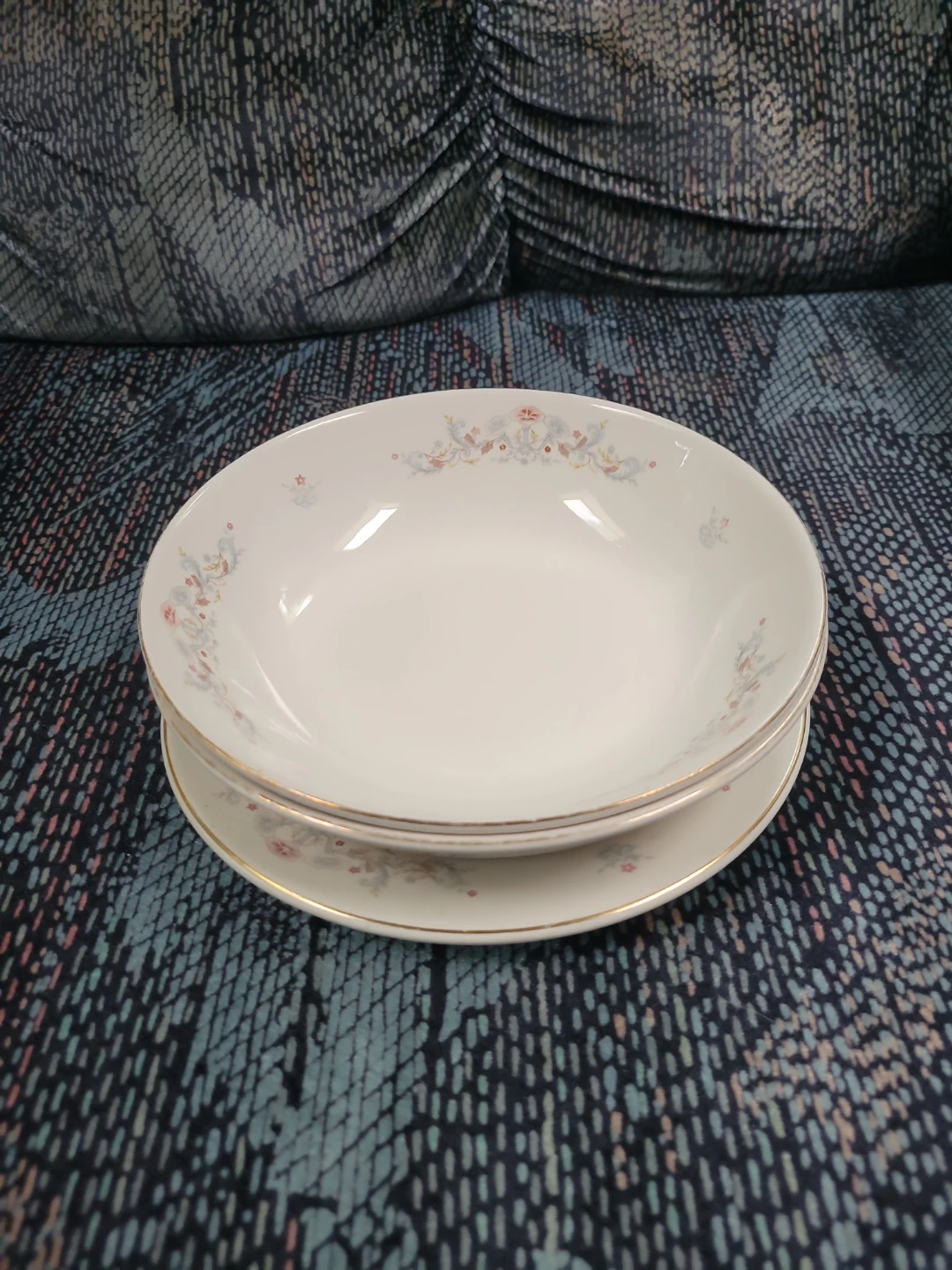 Soup bowls and plate - photo 4